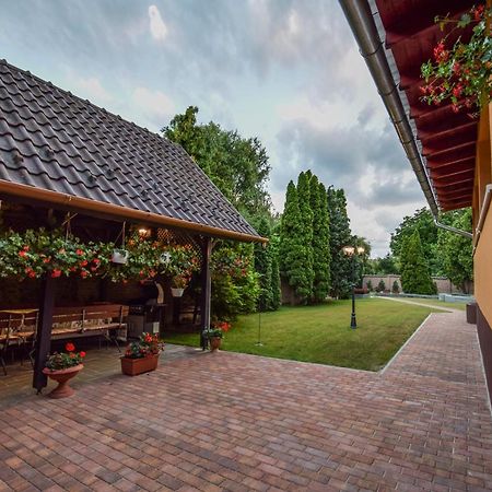 Hotel Gála Panzió Simontornya Exterior foto
