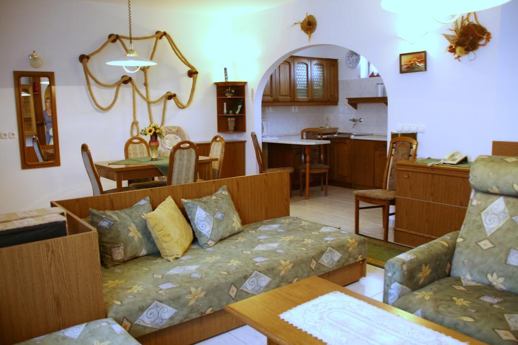Hotel Gála Panzió Simontornya Habitación foto